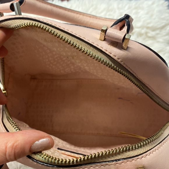 Súper cute pink Kate spade clutch purse.  Gently used. - Picture 5 of 5